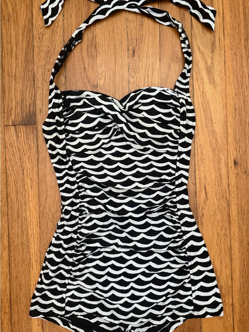 Seafolly Black & White Wave Print' One-Piece Swimsuit size 10